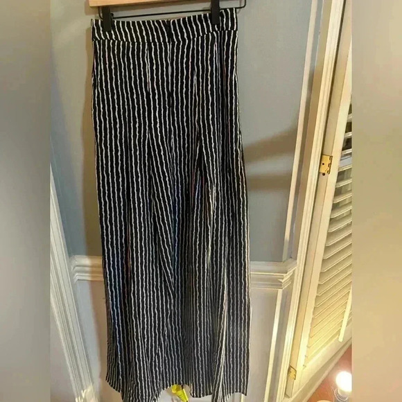 San Joy Striped Shorts/Skirt - Picture 3 of 7